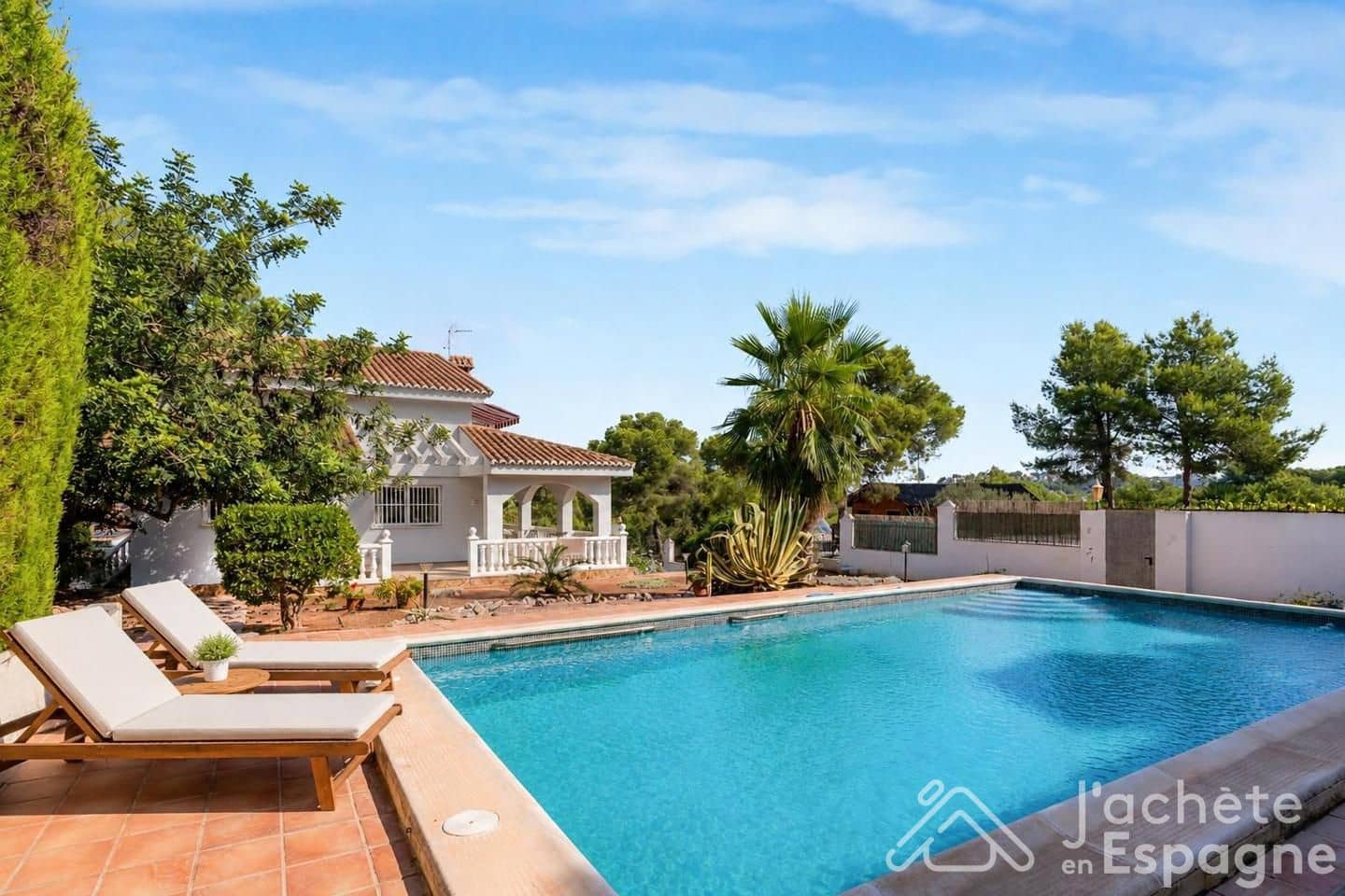 4 sovrum Villa till salu i Gilet med pool garage - 595 000 € (Ref: 10116161)