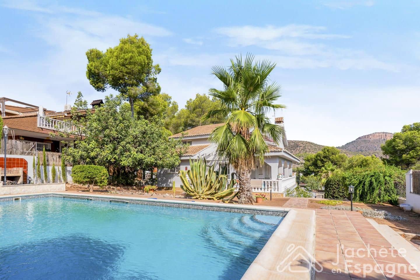 4 sovrum Villa till salu i Gilet med pool garage - 595 000 € (Ref: 10116161)