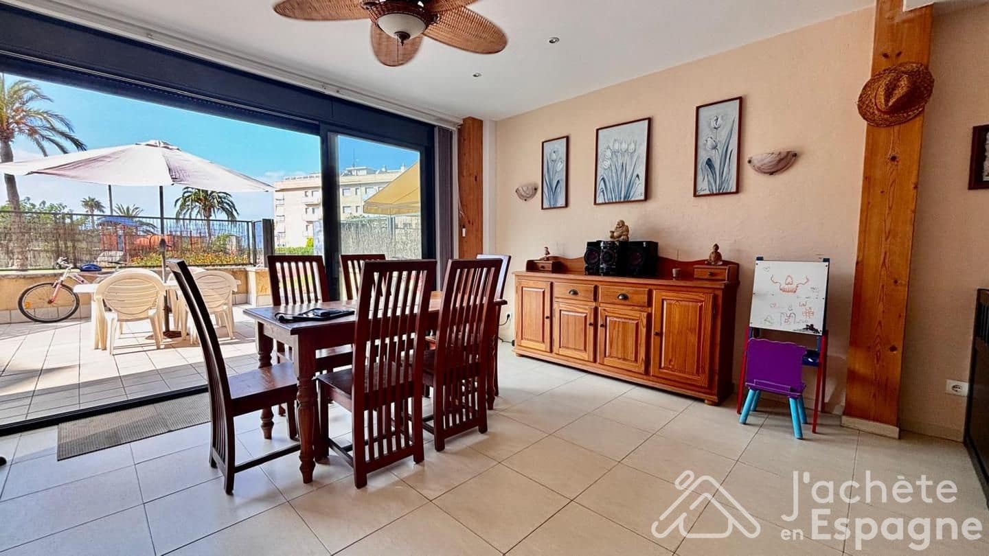 3 bedroom Apartment for sale in Cubelles with pool garage - € 430,000 (Ref: 10116163)