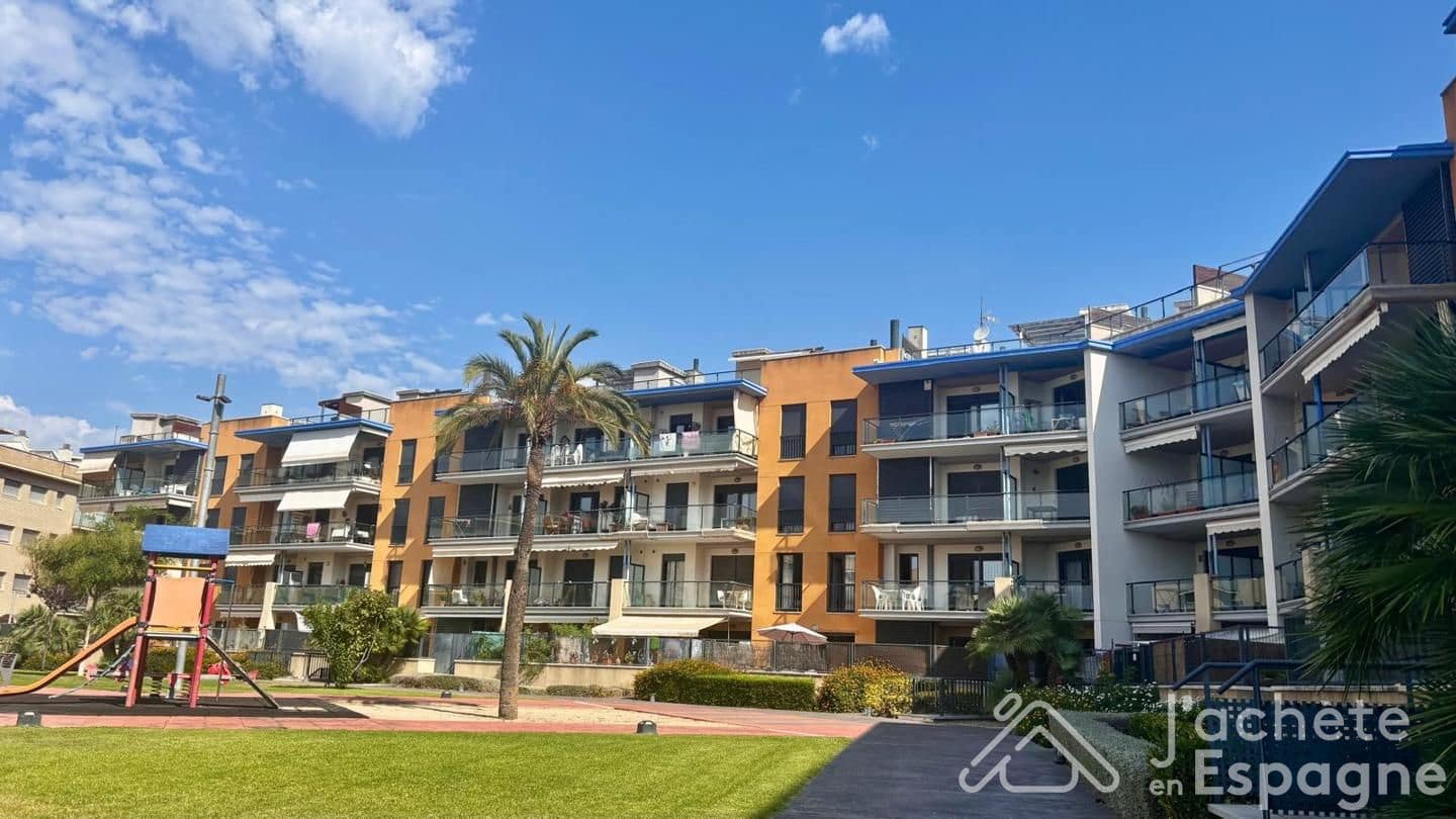 3 bedroom Apartment for sale in Cubelles with pool garage - € 430,000 (Ref: 10116163)