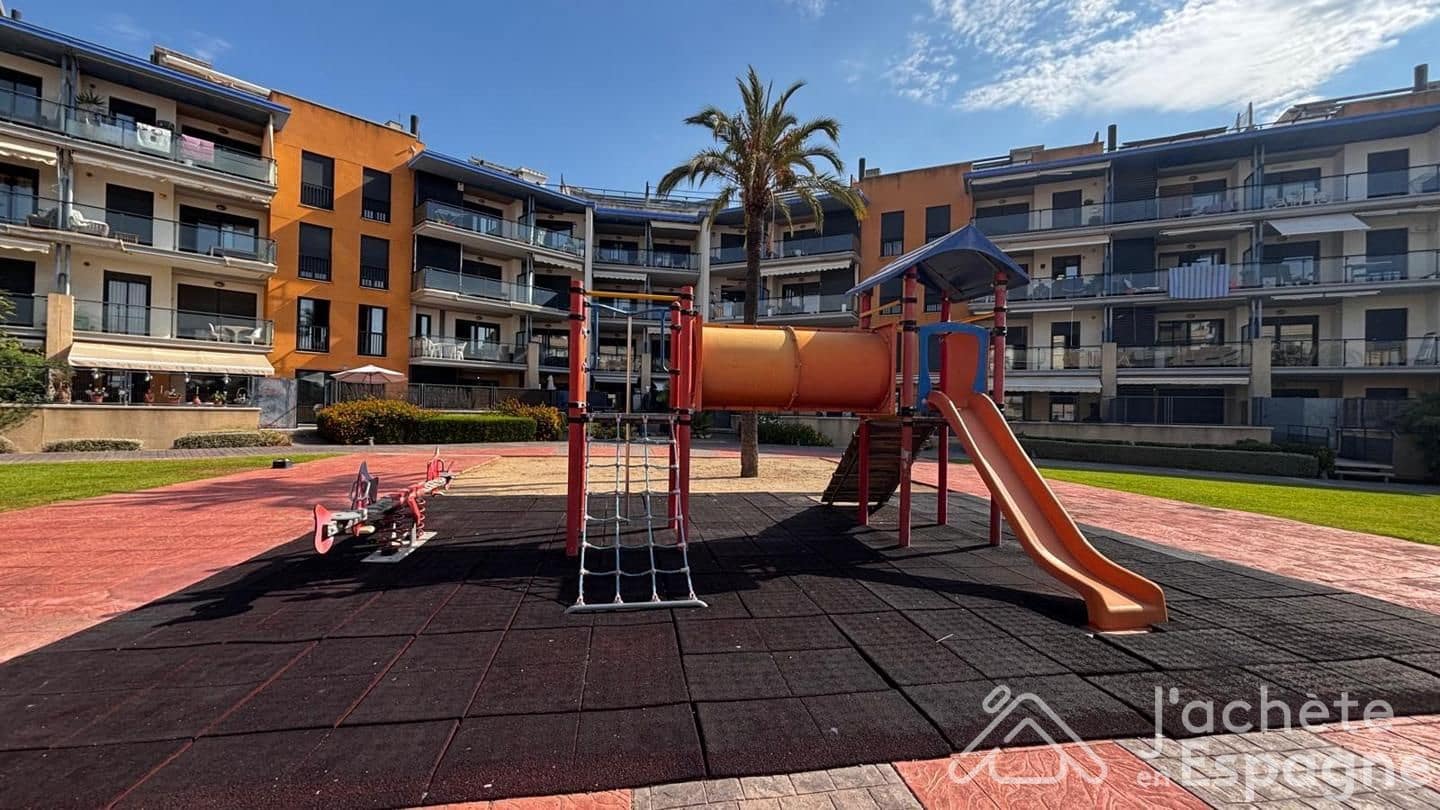 3 bedroom Apartment for sale in Cubelles with pool garage - € 430,000 (Ref: 10116163)