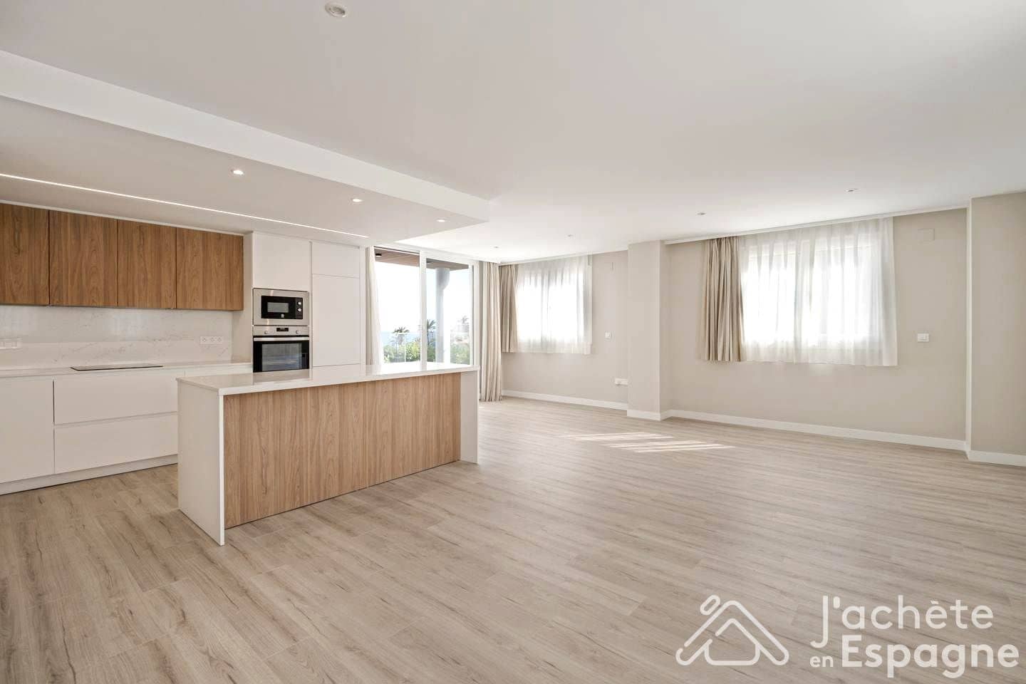 3 bedroom Flat for sale in Vinaros with pool garage - € 460,000 (Ref: 10116164)