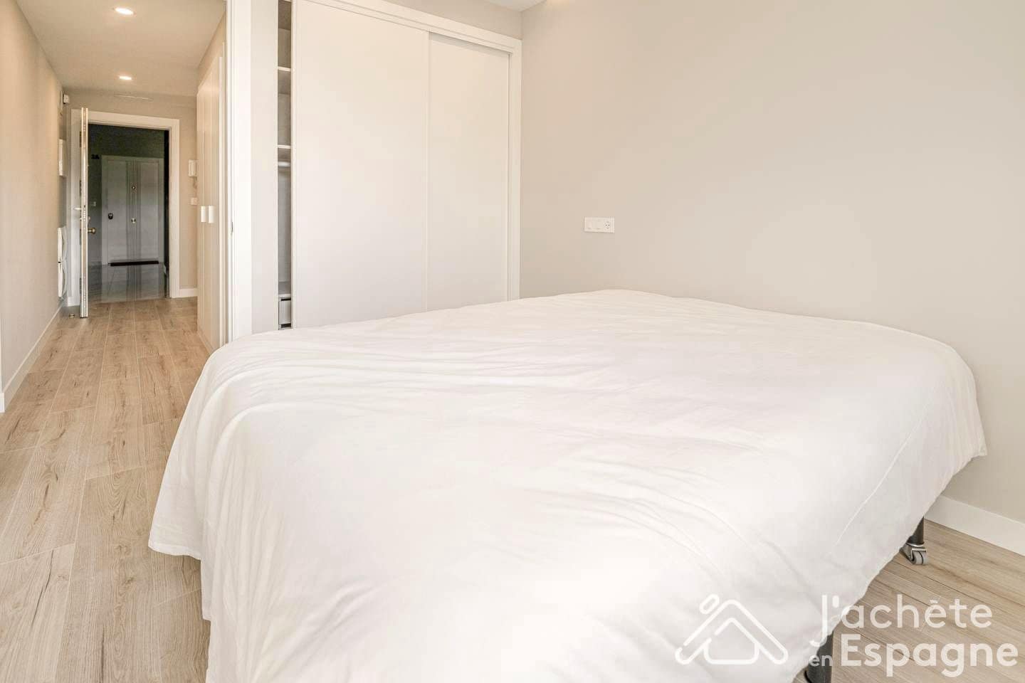 3 bedroom Flat for sale in Vinaros with pool garage - € 460,000 (Ref: 10116164)