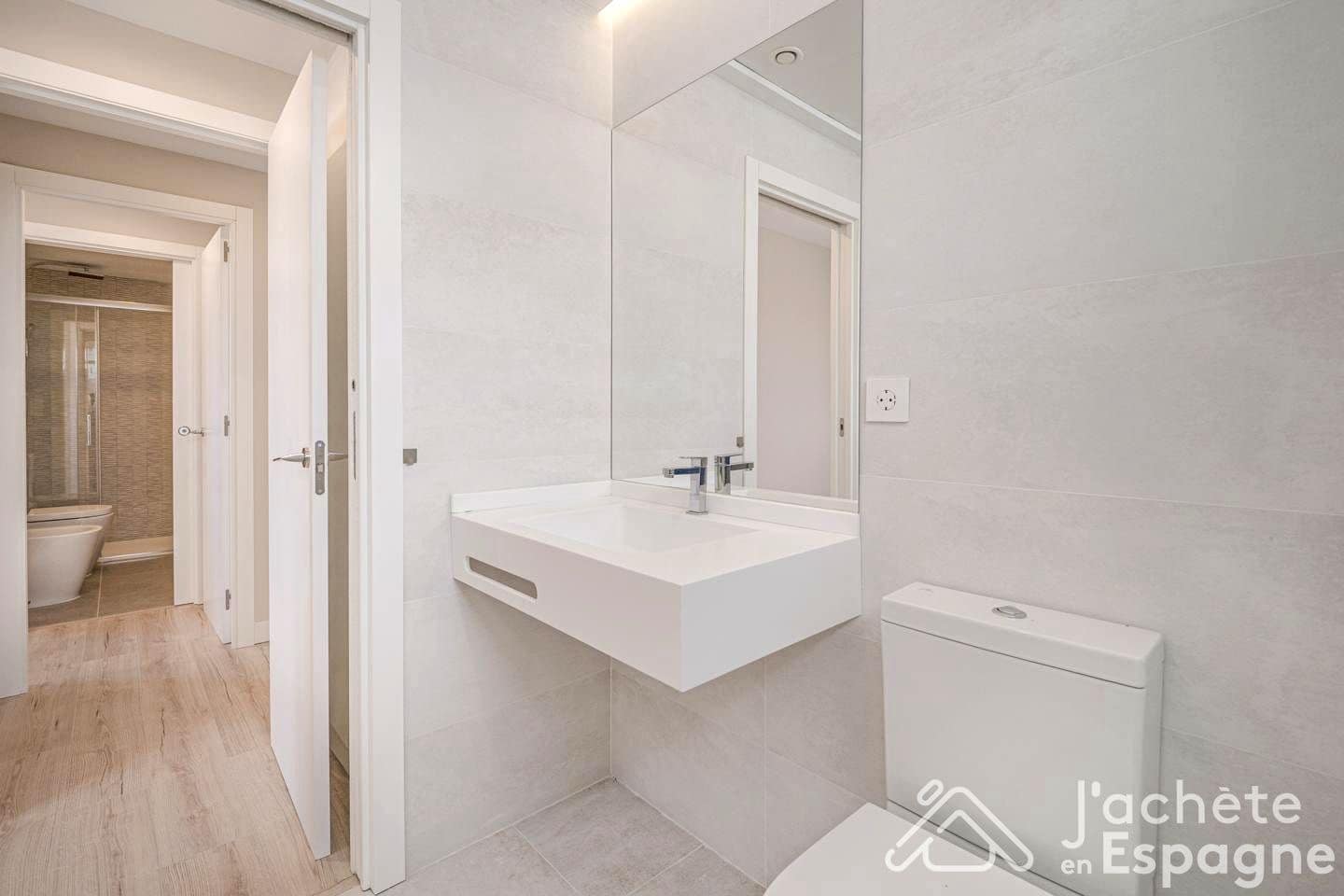 3 bedroom Flat for sale in Vinaros with pool garage - € 460,000 (Ref: 10116164)