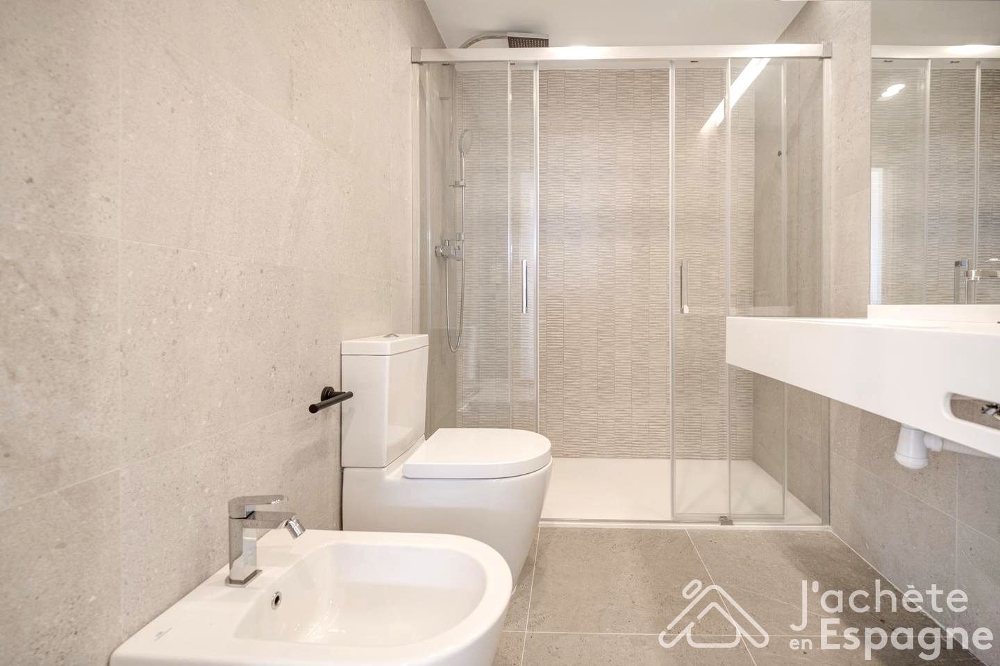 3 bedroom Flat for sale in Vinaros with pool garage - € 460,000 (Ref: 10116164)