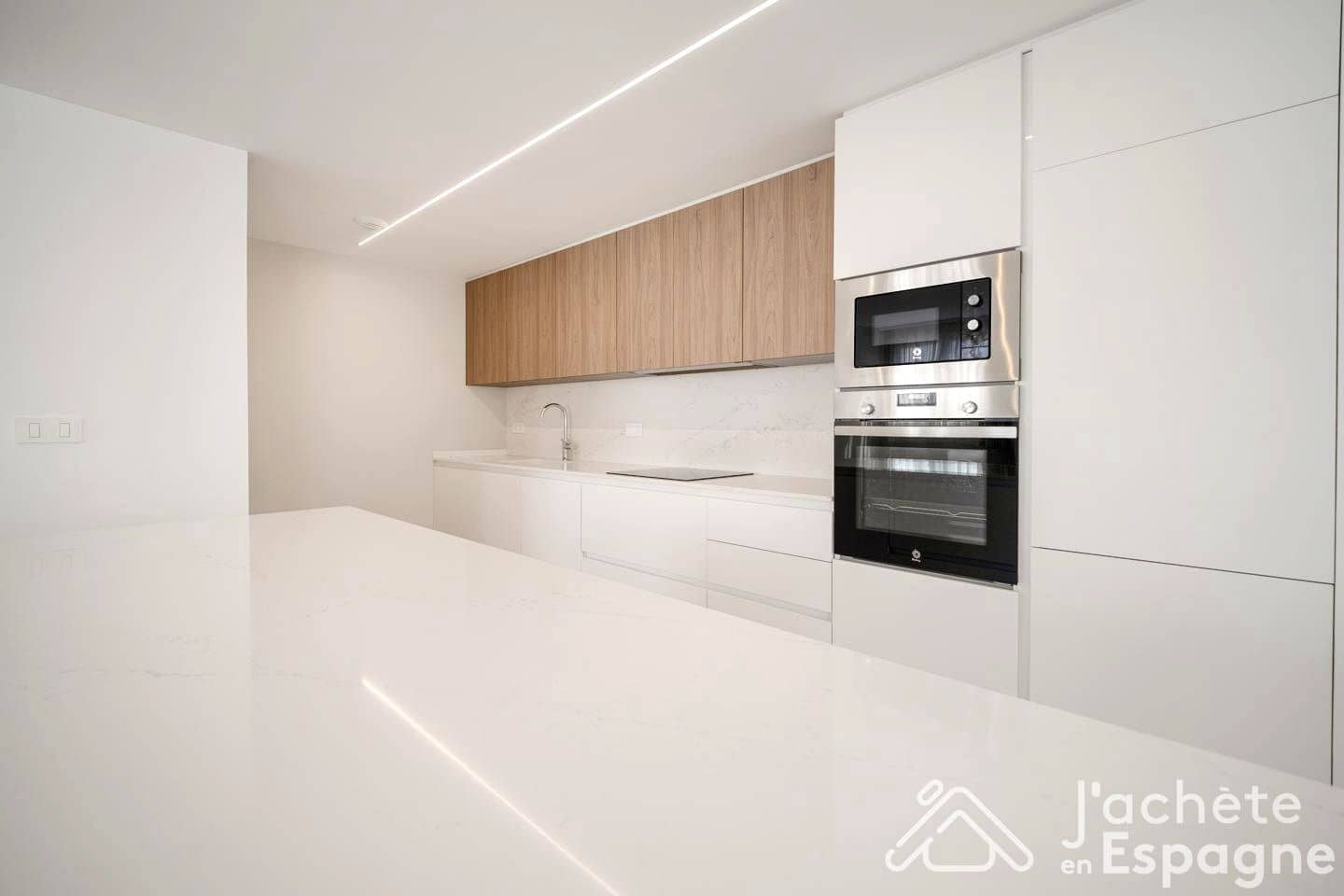 3 bedroom Flat for sale in Vinaros with pool garage - € 490,000 (Ref: 10116165)