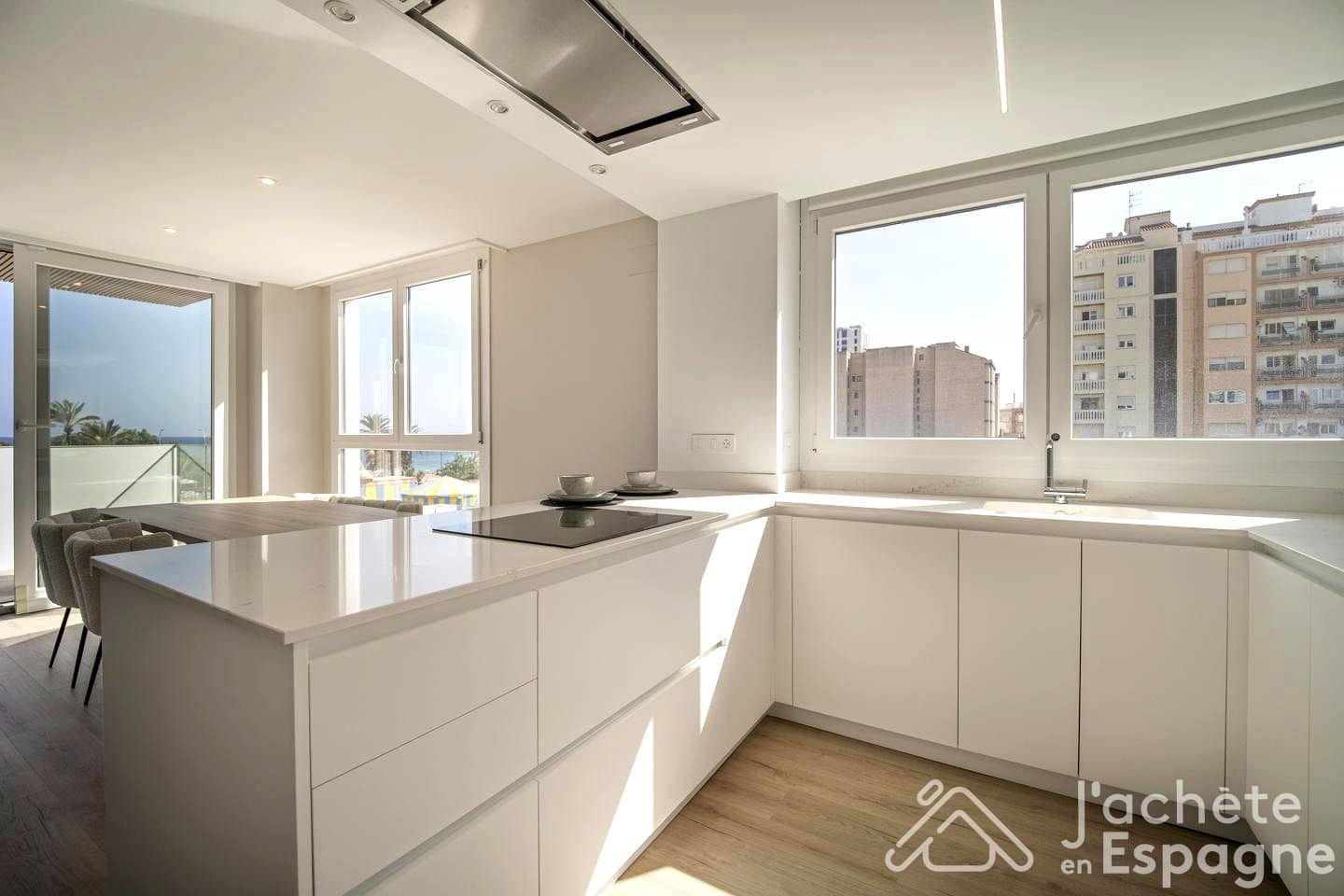3 bedroom Flat for sale in Vinaros with pool garage - € 499,000 (Ref: 10116168)