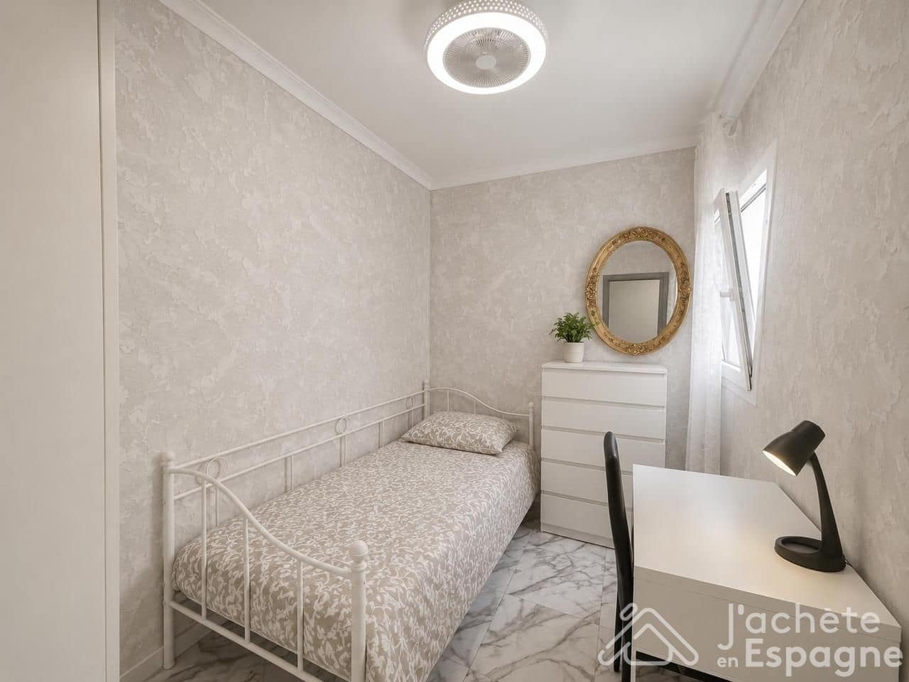 5 bedroom Flat for sale in Valencia city - € 210,000 (Ref: 10116170)