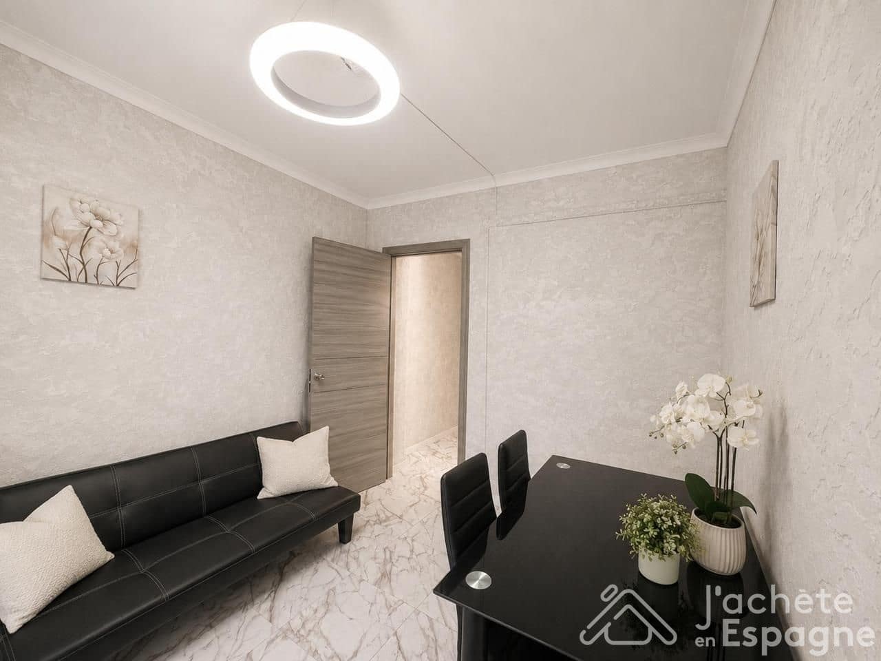 5 bedroom Flat for sale in Valencia city - € 210,000 (Ref: 10116170)