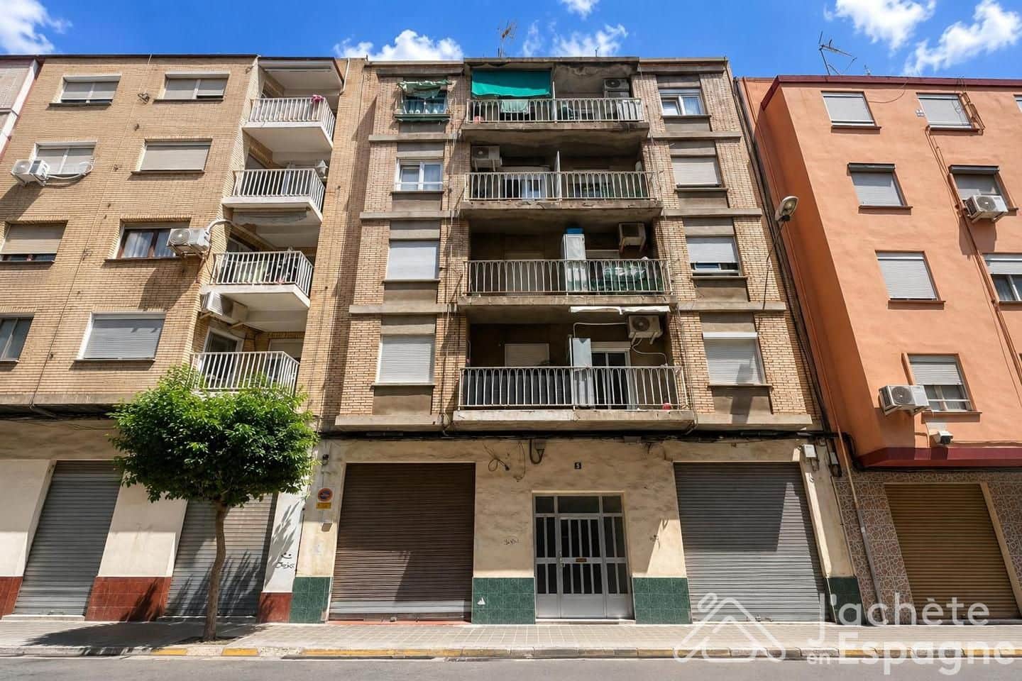5 bedroom Flat for sale in Valencia city - € 210,000 (Ref: 10116170)