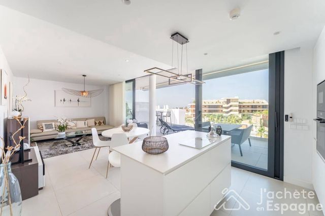 2 quarto Apartamento para venda em El Higuerón, Fuengirola com piscina garagem - 560 000 € (Ref: 10116172)