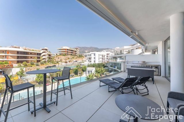 2 quarto Apartamento para venda em El Higuerón, Fuengirola com piscina garagem - 560 000 € (Ref: 10116172)