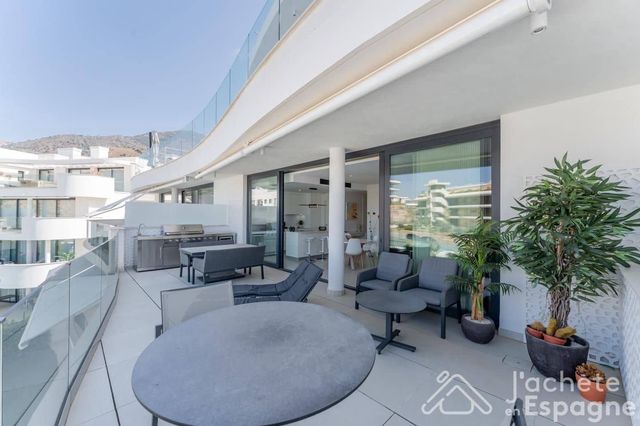 2 quarto Apartamento para venda em El Higuerón, Fuengirola com piscina garagem - 560 000 € (Ref: 10116172)
