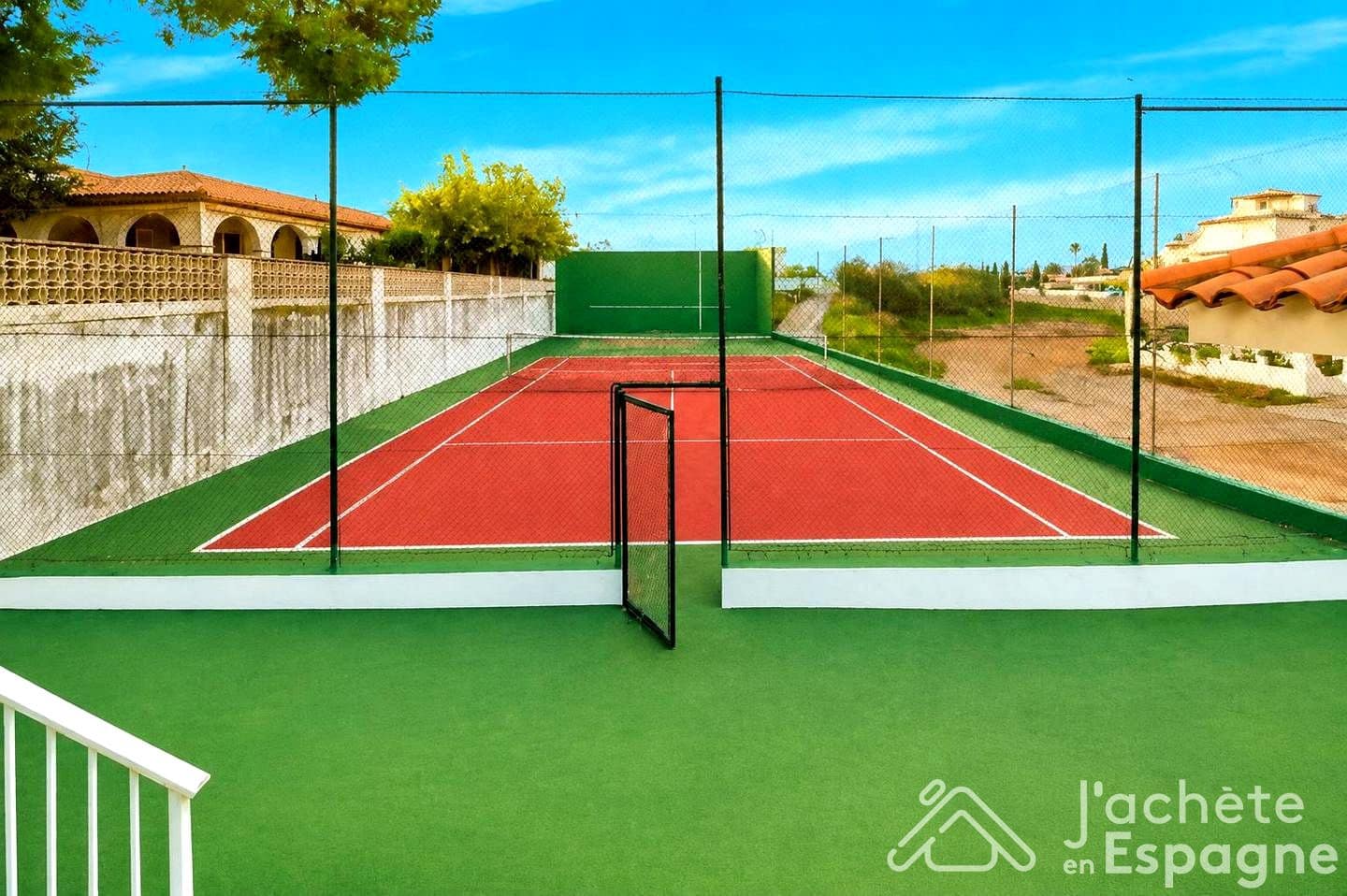6 quarto Moradia para venda em Vinaros com piscina garagem - 630 000 € (Ref: 10116176)