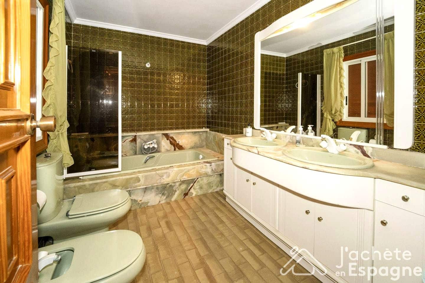 6 quarto Moradia para venda em Vinaros com piscina garagem - 630 000 € (Ref: 10116176)