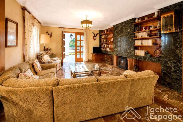 6 sypialnia Willa na sprzedaż w Vinaròs z basenem garażem - 630 000 € (Ref: 10116176)