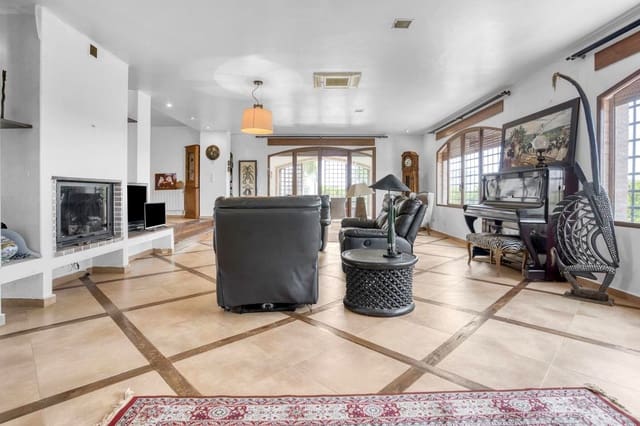 5 Zimmer Villa zu verkaufen in Bétera mit Pool Garage - 768.000 € (Ref: 10116179)