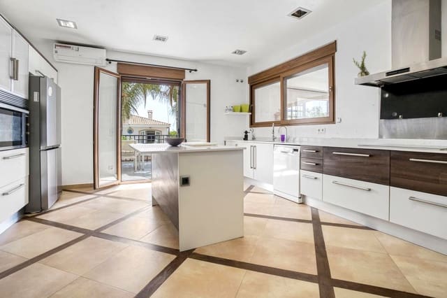 5 Zimmer Villa zu verkaufen in Bétera mit Pool Garage - 768.000 € (Ref: 10116179)
