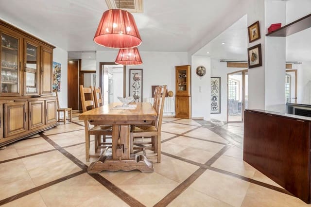 5 Zimmer Villa zu verkaufen in Bétera mit Pool Garage - 768.000 € (Ref: 10116179)