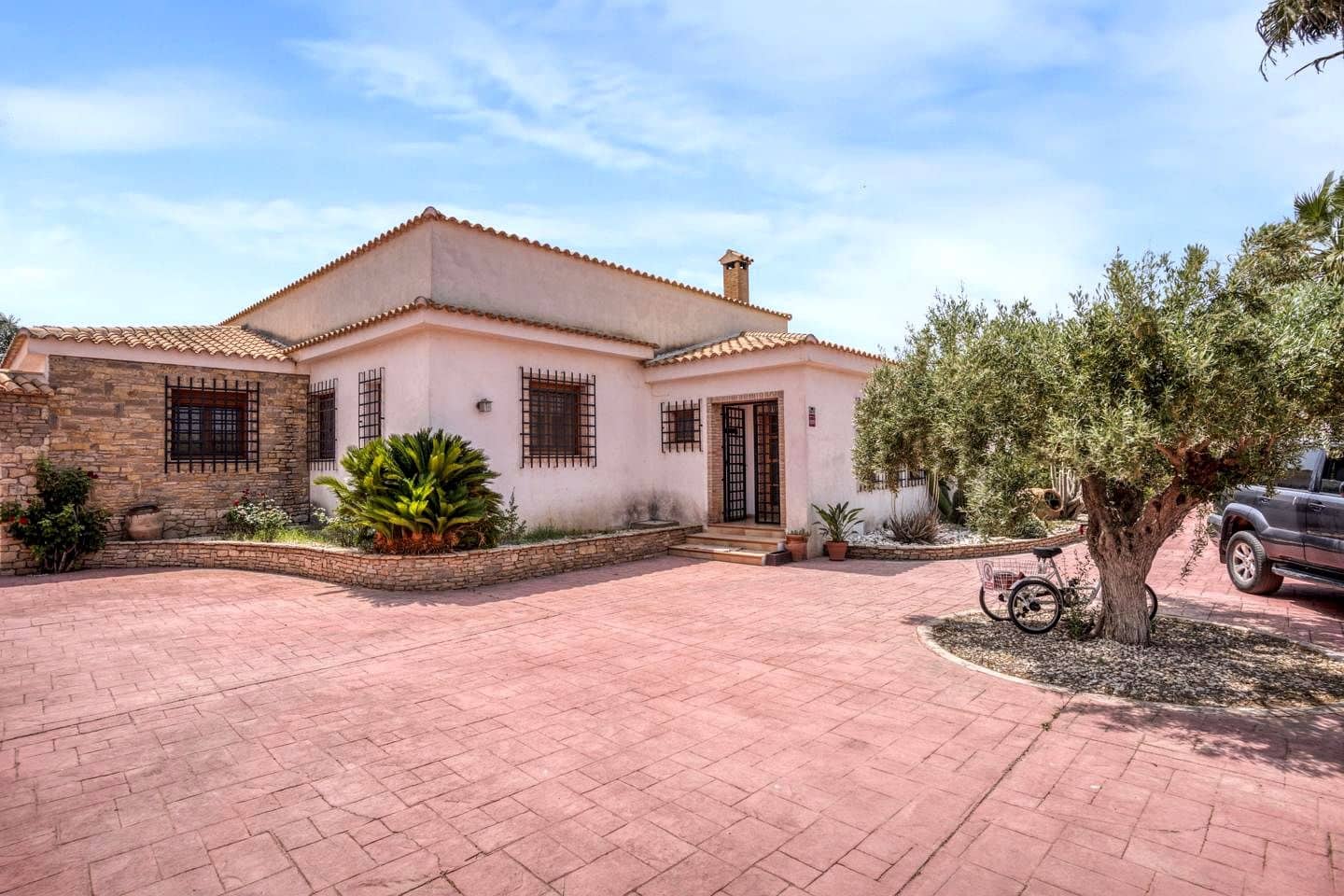 5 Zimmer Villa zu verkaufen in Betera mit Pool Garage - 768.000 € (Ref: 10116179)