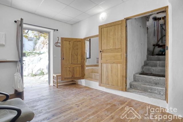 3 bedroom Villa for sale in Cortes de Pallás - € 105,000 (Ref: 10116182)