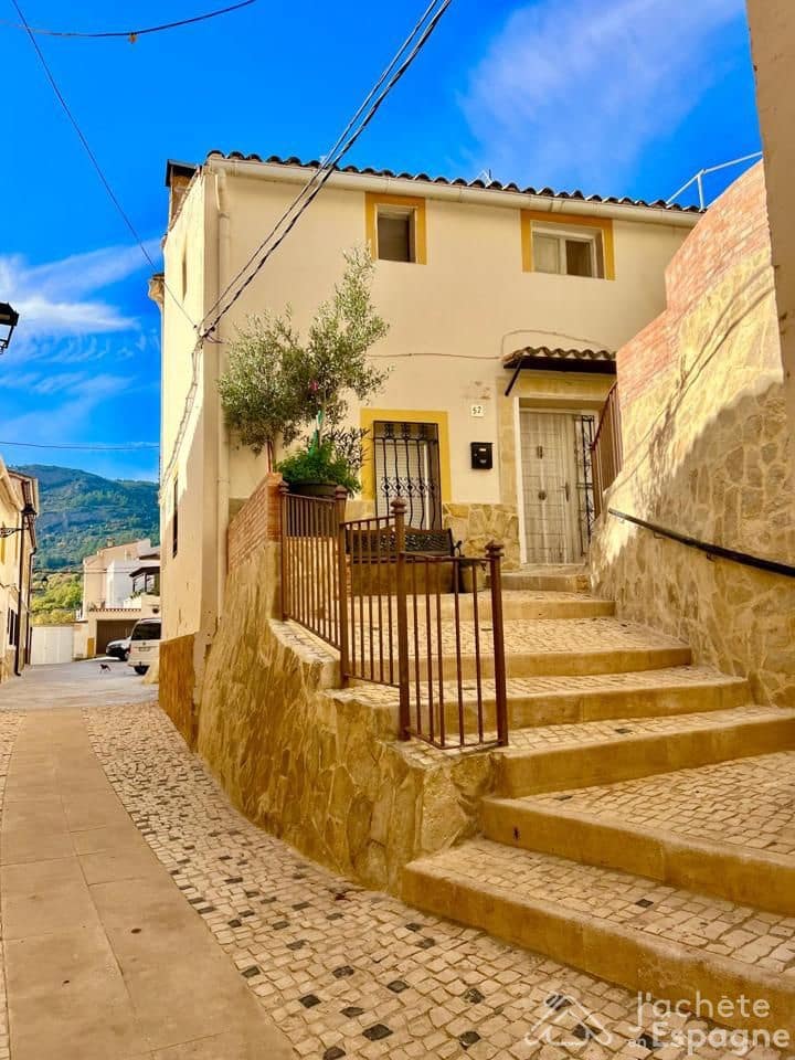 3 bedroom Villa for sale in Cortes de Pallas - € 105,000 (Ref: 10116182)
