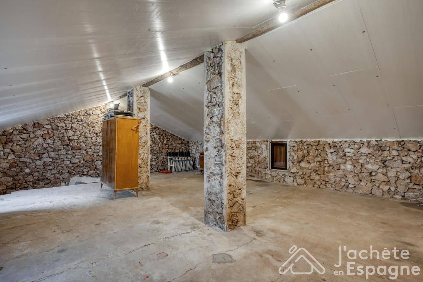 3 bedroom Villa for sale in Cortes de Pallas - € 105,000 (Ref: 10116182)