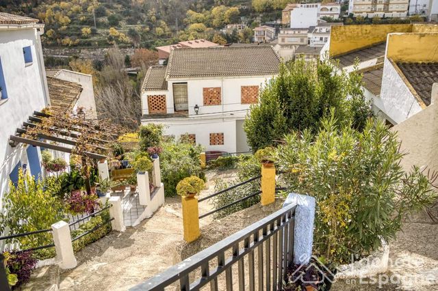 3 bedroom Villa for sale in Cortes de Pallás - € 105,000 (Ref: 10116182)