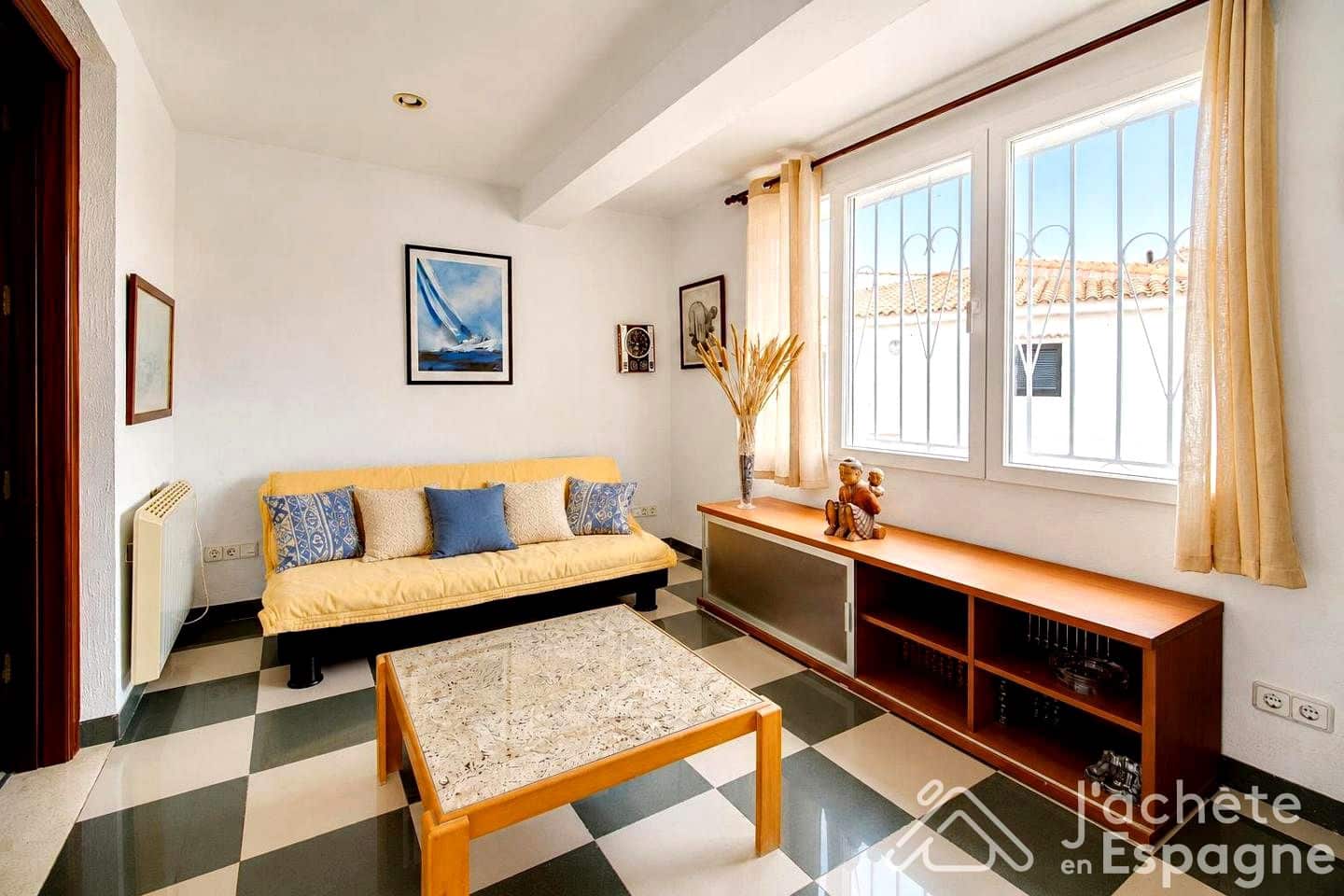 Chalet de 3 habitaciones en Vinaròs en venta con garaje - 325.000 € (Ref: 10116187)