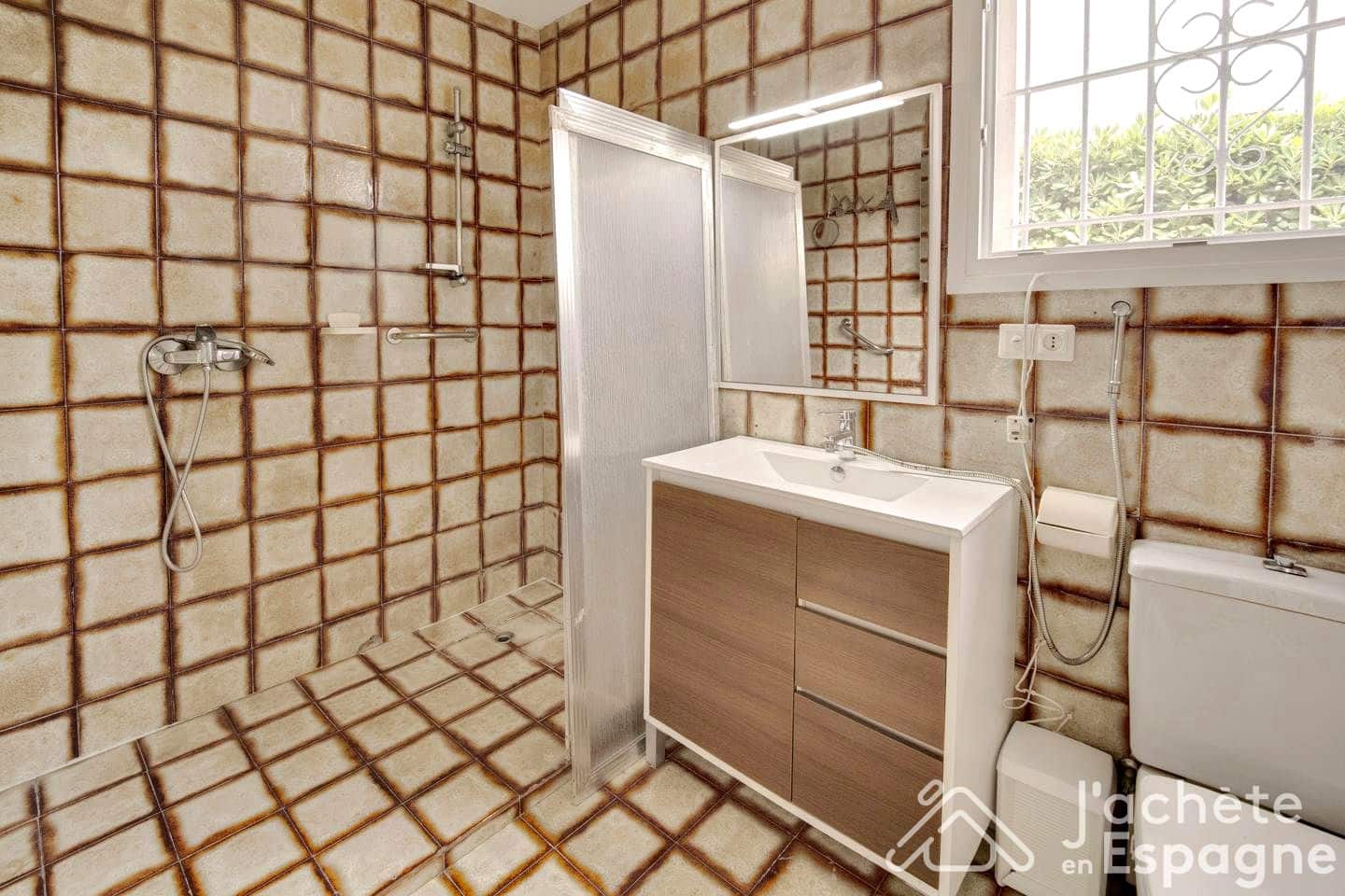 Chalet de 3 habitaciones en Vinaròs en venta con garaje - 325.000 € (Ref: 10116187)