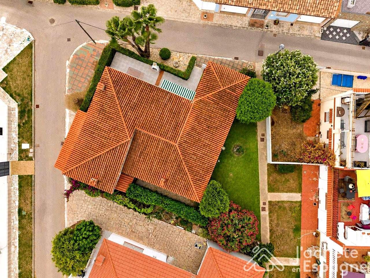 Chalet de 3 habitaciones en Vinaròs en venta con garaje - 325.000 € (Ref: 10116187)