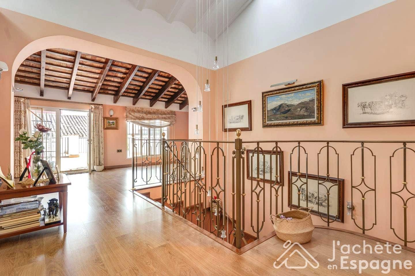 4 soveværelse Villa til salg i Alcasser med garage - € 699.900 (Ref: 10116190)