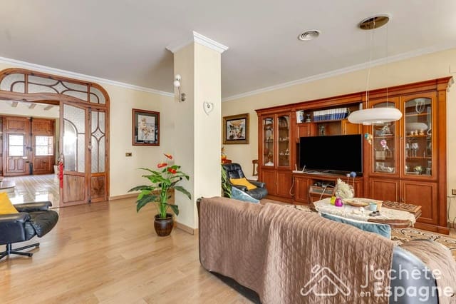 4 sovrum Villa till salu i Alcàsser med garage - 699 900 € (Ref: 10116190)