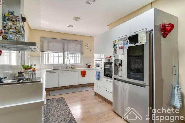 4 sovrum Villa till salu i Alcàsser med garage - 699 900 € (Ref: 10116190)