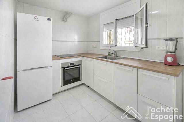 5 makuuhuone Rivitalo myytävänä paikassa Les Cases d'Alcanar, Alcanar mukana 
autotalli - 238 900 € (Ref: 10116191)