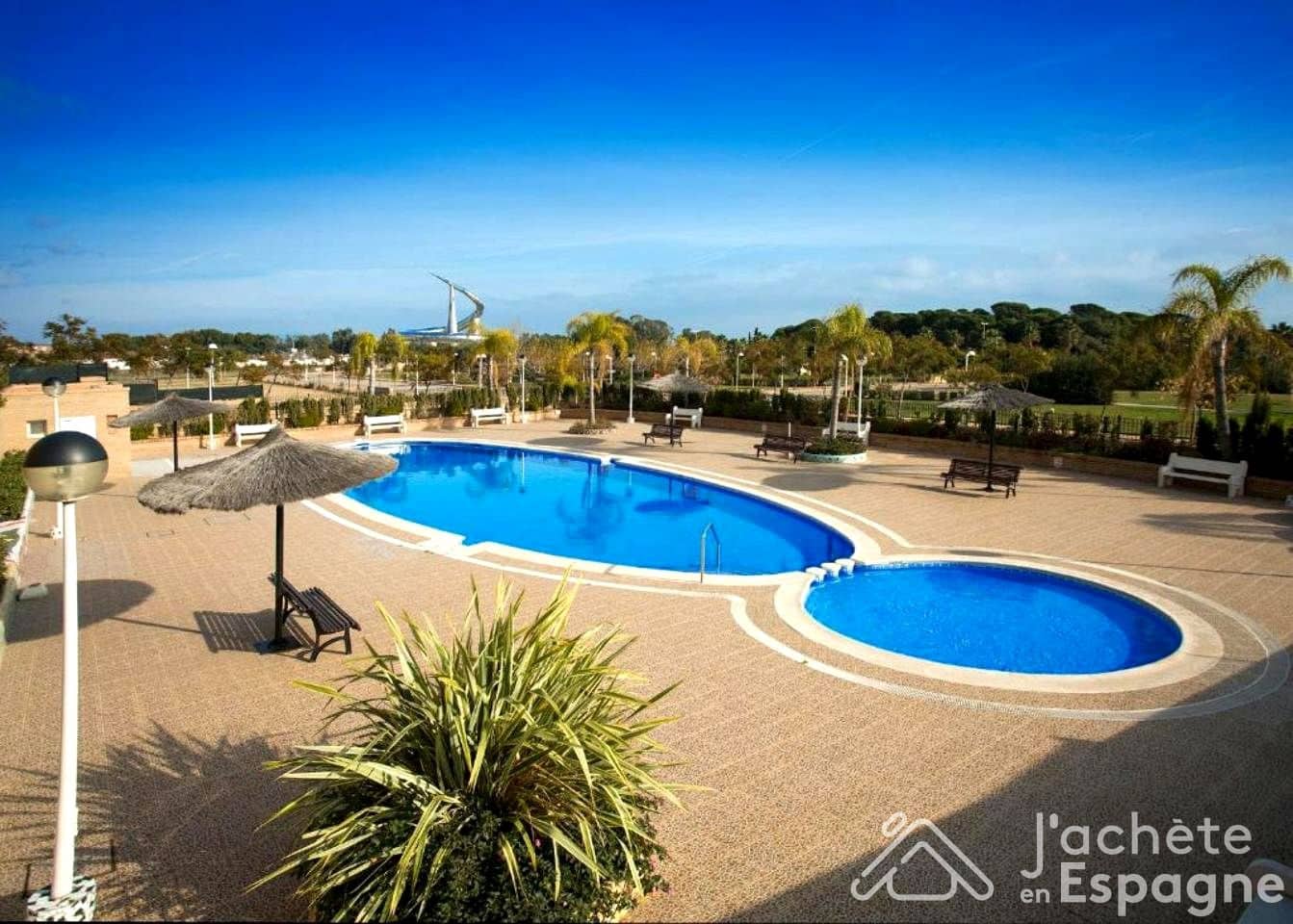 2 bedroom Flat for sale in Oropesa  with pool garage - € 167,000 (Ref: 10116192)