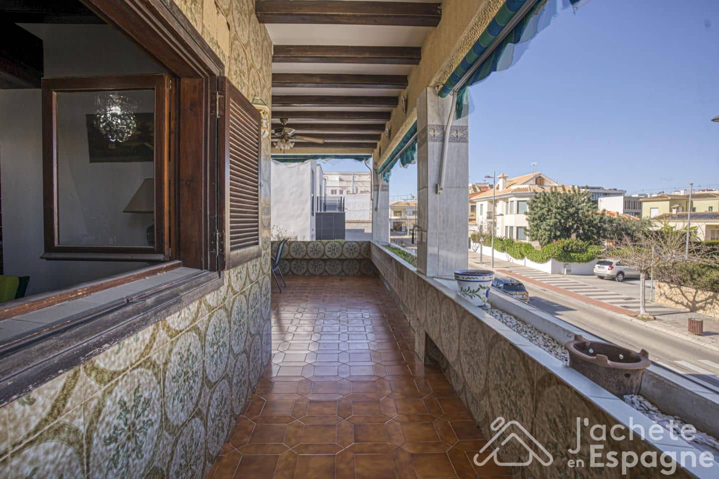 6 bedroom Villa for sale in Daimus with garage - € 428,001 (Ref: 10116193)