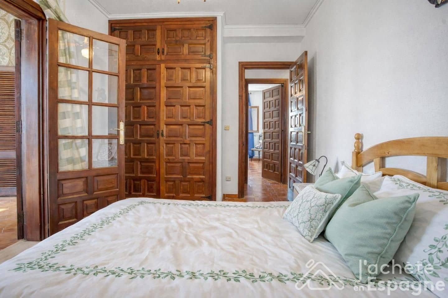 6 bedroom Villa for sale in Daimus with garage - € 428,001 (Ref: 10116193)