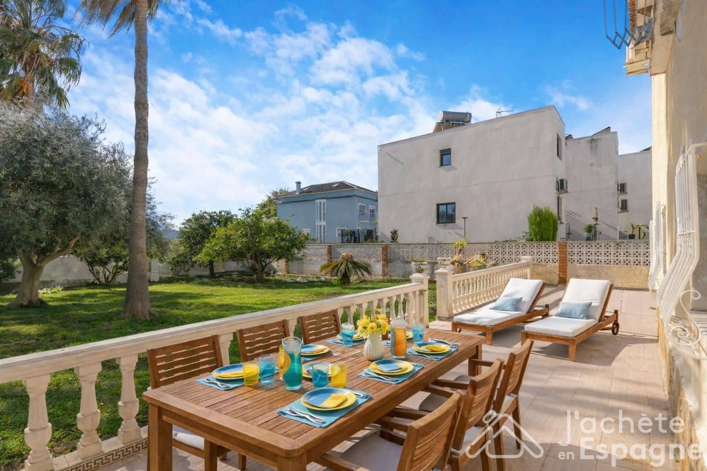6 bedroom Villa for sale in Daimus with garage - € 428,001 (Ref: 10116193)