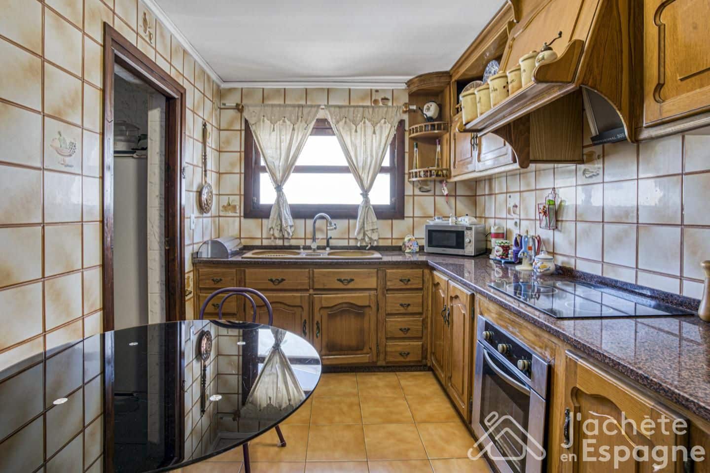 6 bedroom Villa for sale in Daimus with garage - € 428,001 (Ref: 10116193)