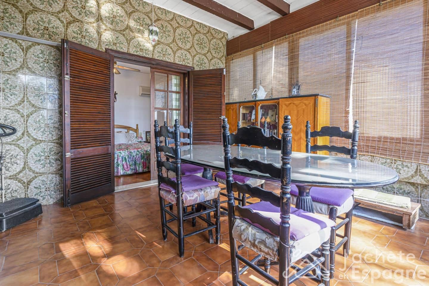 6 bedroom Villa for sale in Daimus with garage - € 428,001 (Ref: 10116193)