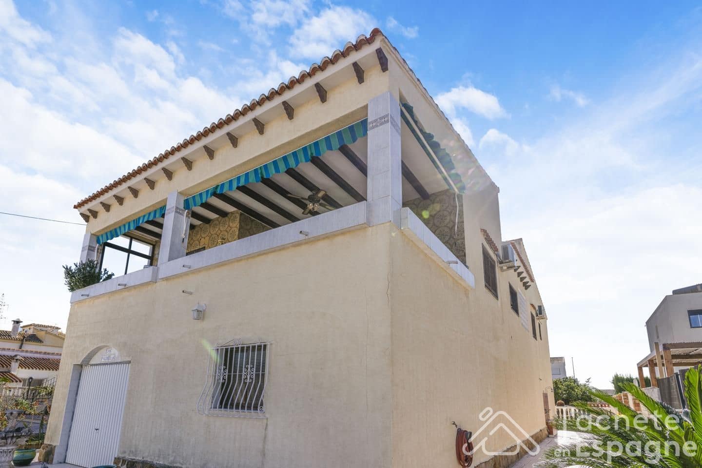 6 bedroom Villa for sale in Daimus with garage - € 428,001 (Ref: 10116193)