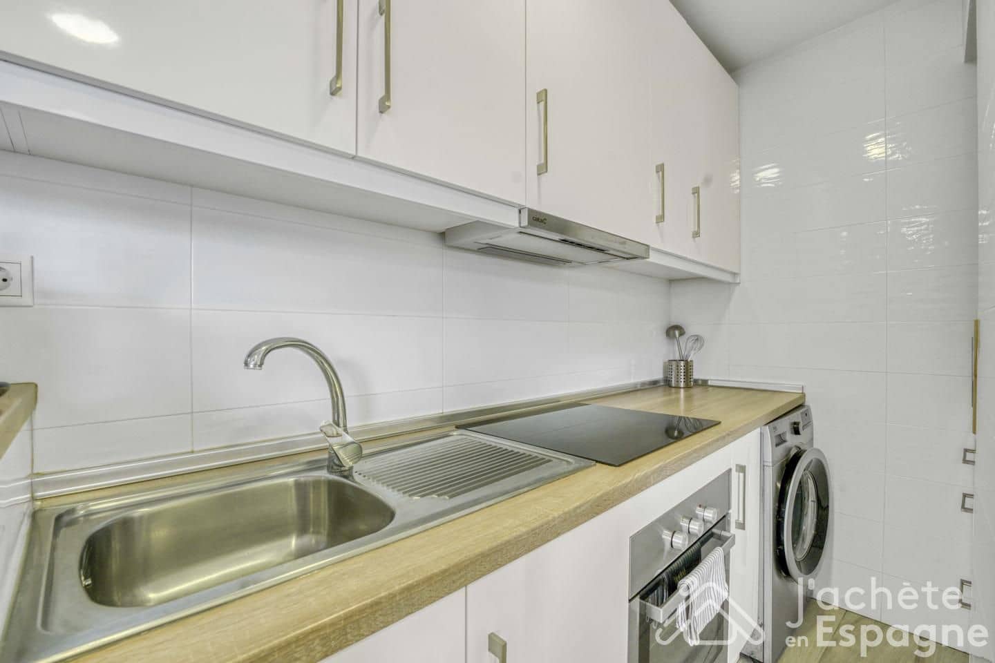 2 makuuhuone Huoneisto myytävänä paikassa Fuengirola mukana uima-altaan - 285 000 € (Ref: 10118198)