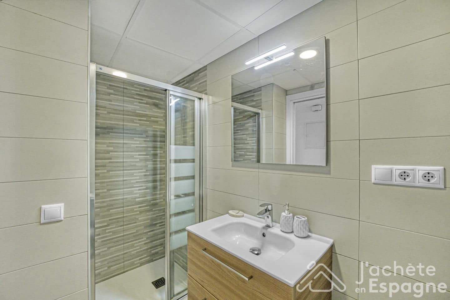 2 makuuhuone Huoneisto myytävänä paikassa Fuengirola mukana uima-altaan - 285 000 € (Ref: 10118198)