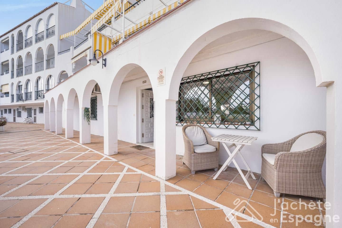2 makuuhuone Huoneisto myytävänä paikassa Fuengirola mukana uima-altaan - 285 000 € (Ref: 10118198)