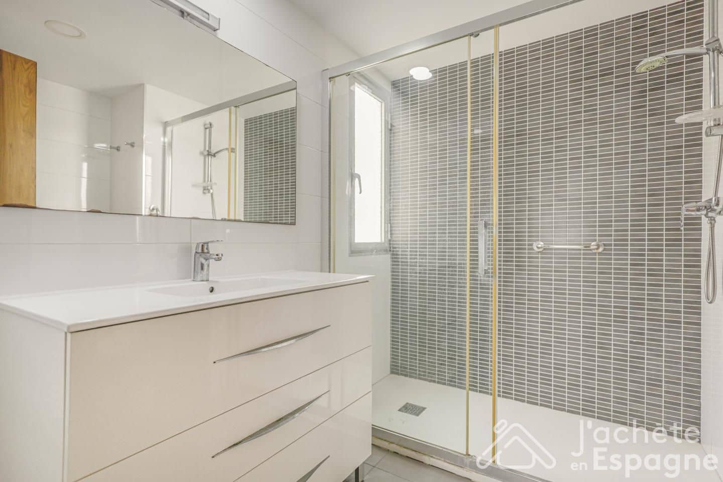 4 bedroom Penthouse for sale in Alicante / Alacant city with garage - € 640,000 (Ref: 10130682)