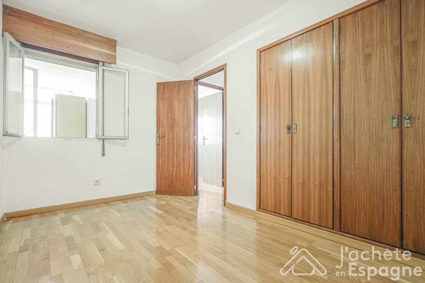 4 bedroom Penthouse for sale in Alicante / Alacant city with garage - € 640,000 (Ref: 10130682)