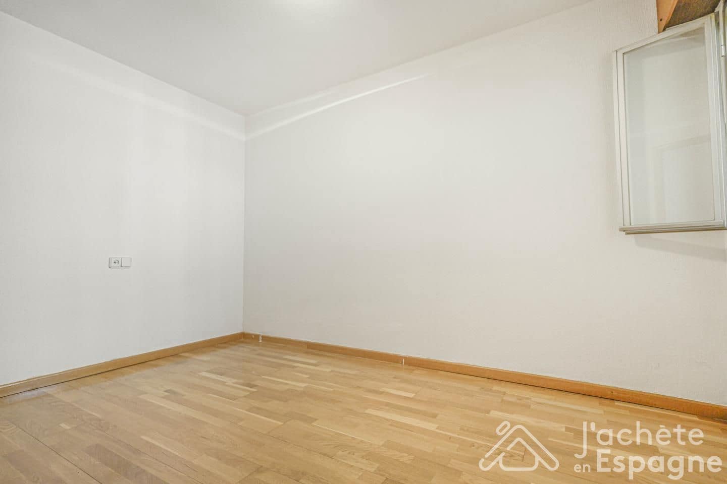 4 bedroom Penthouse for sale in Alicante / Alacant city with garage - € 640,000 (Ref: 10130682)