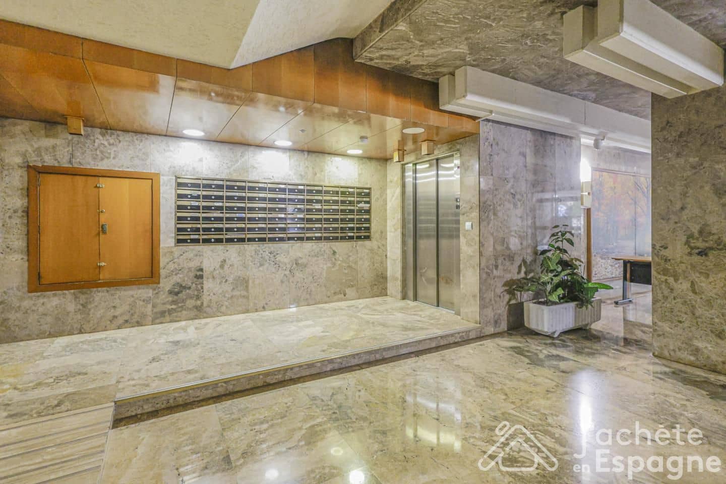 4 bedroom Penthouse for sale in Alicante / Alacant city with garage - € 640,000 (Ref: 10130682)