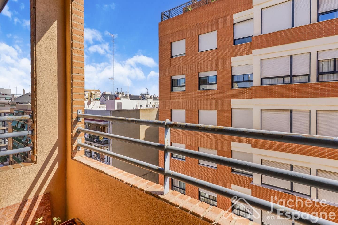3 bedroom Flat for sale in Valencia city - € 315,000 (Ref: 10130683)